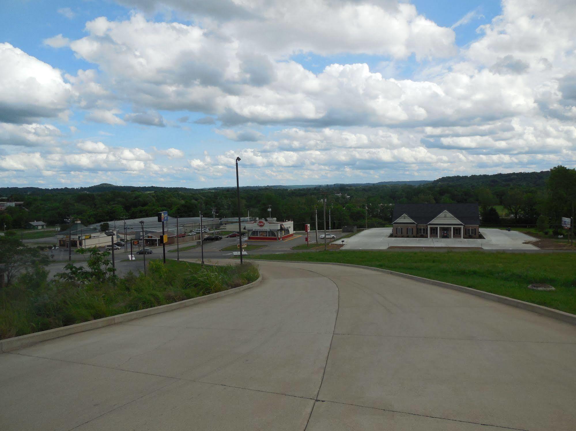 Giles Hotel Inn And Suites Pulaski Esterno foto
