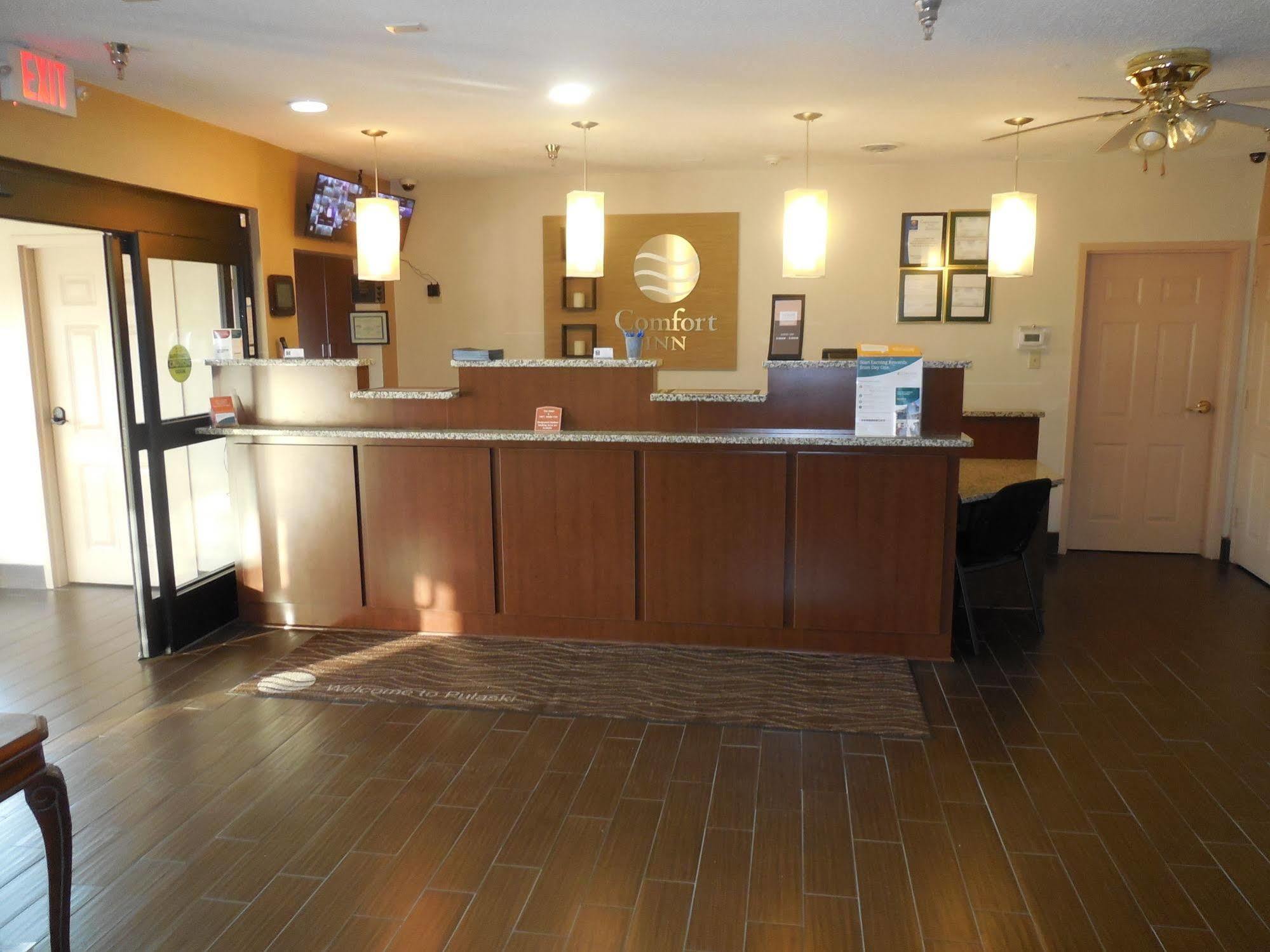 Giles Hotel Inn And Suites Pulaski Esterno foto